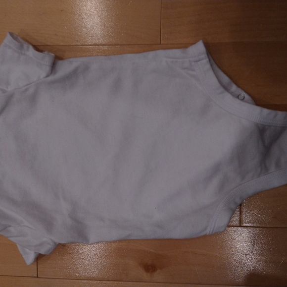 3/20$ 0-3m unicorn onesie and hat - Picture 7 of 9